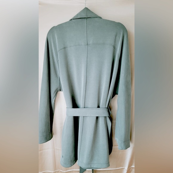 Lululemon✨UNWORN✨Softstreme Belted Wrap✨Grey Sage🦄RARE🦄 size XL/XXL - Picture 15 of 16